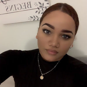 Meet your Posher, Esther